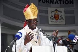 Mgr Benjamin Ndiaye, archevêque de Dakar :  »Il faut que les institutions soient respectables et respectées dans leurs missions »